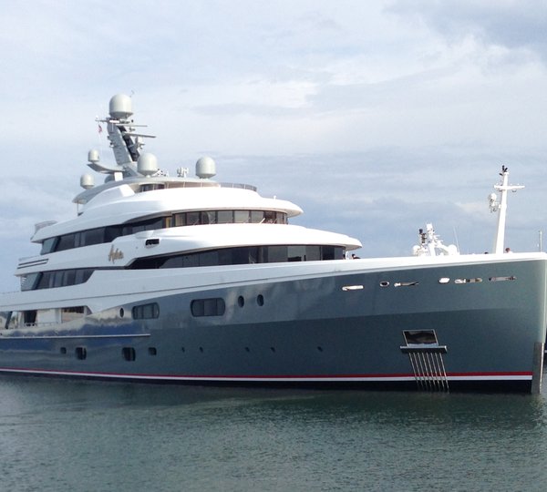 who owns superyacht aviva